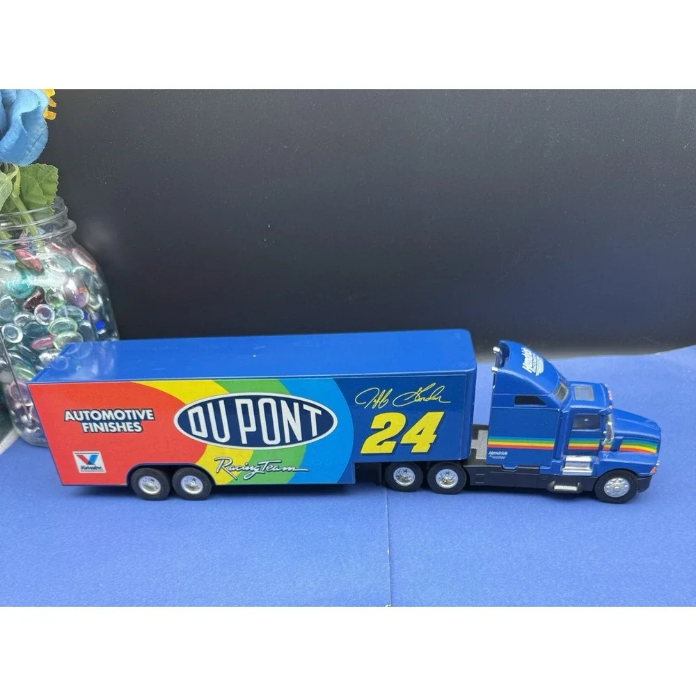 Racing Champions 1993 1:43‎ NASCAR Team Transporter Jeff Gordon Dupont Diecast